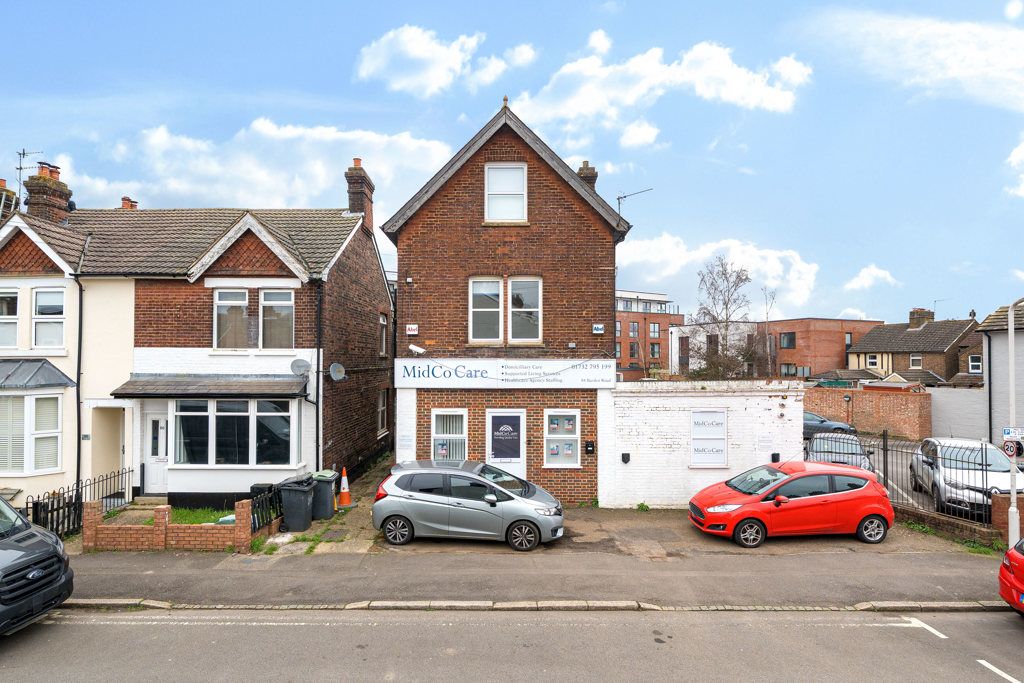 Property photo 1 of 8 Photo 8