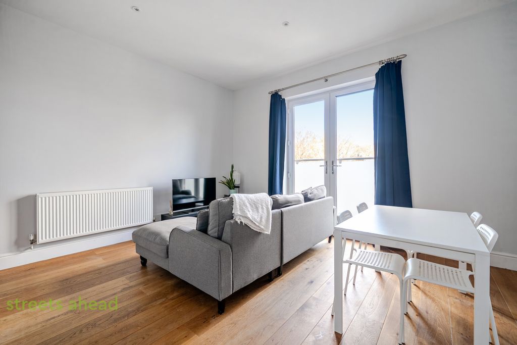 Property photo 1 of 17 10d977d8-c39B-40A...