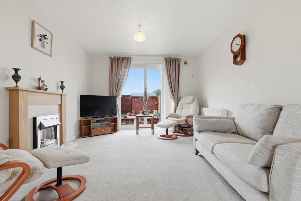 Property photo 2 of 38