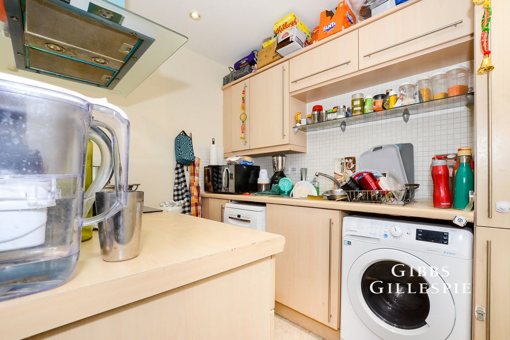 Property photo 3 of 10 Photo