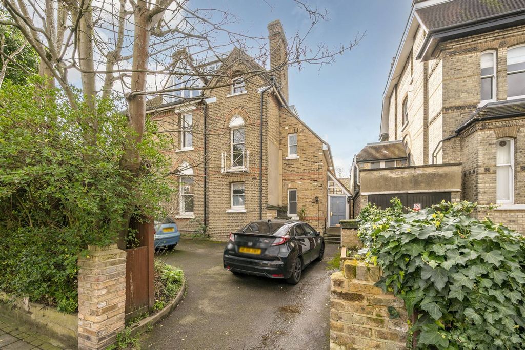 Property photo 2 of 9