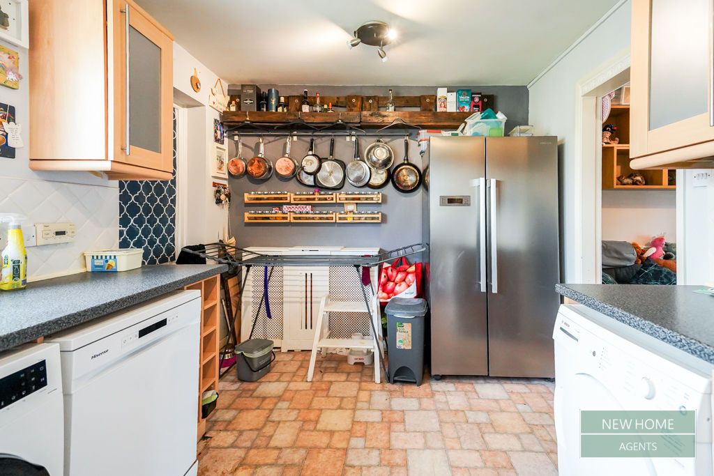 Property photo 3 of 12 Photo 9