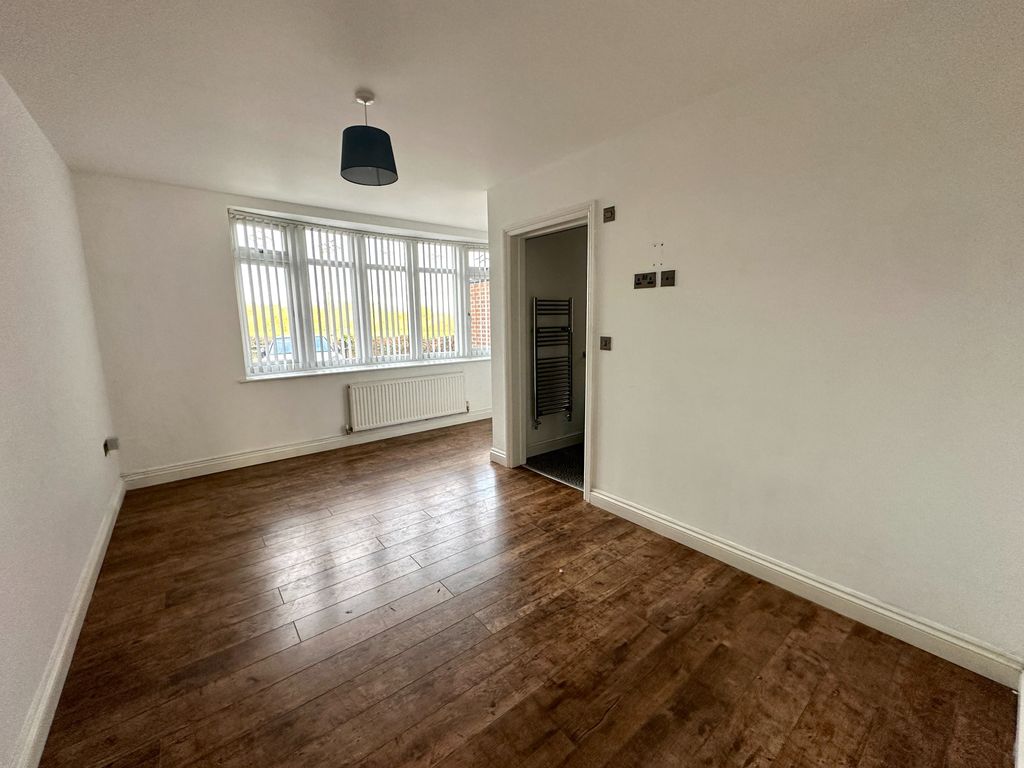 Property photo 2 of 26