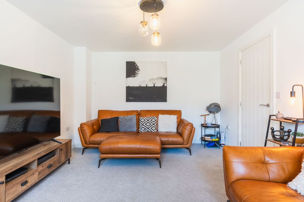 Property photo 3 of 38