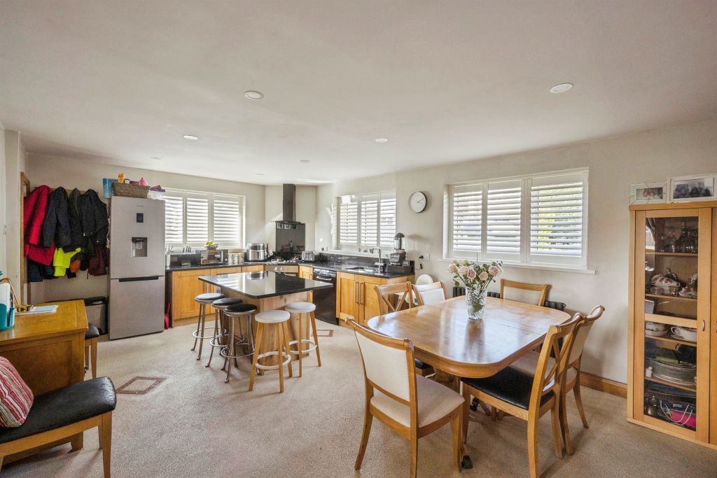 Property photo 3 of 30