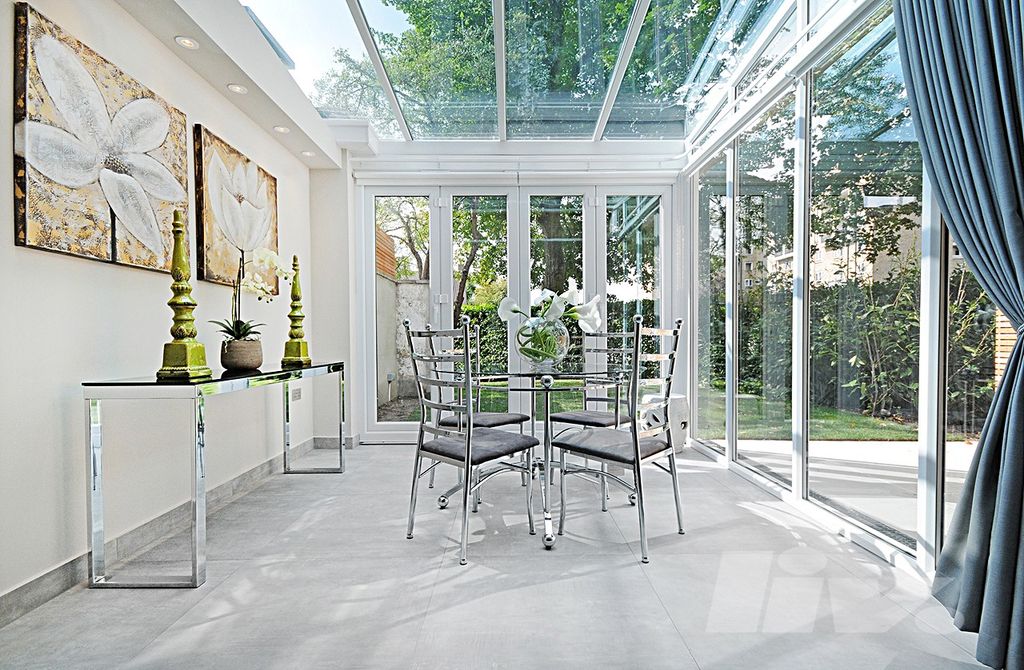 Property photo 1 of 21 Photo 8