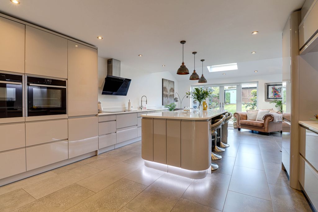 Property photo 2 of 23 Kitchen