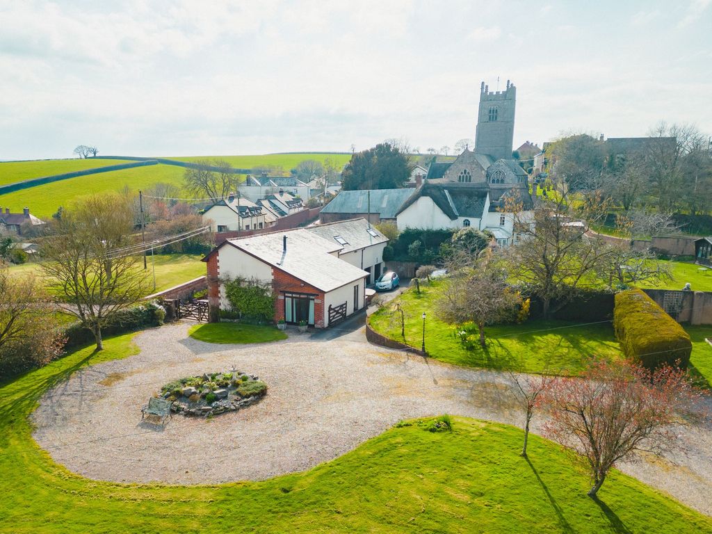 Property photo 2 of 42