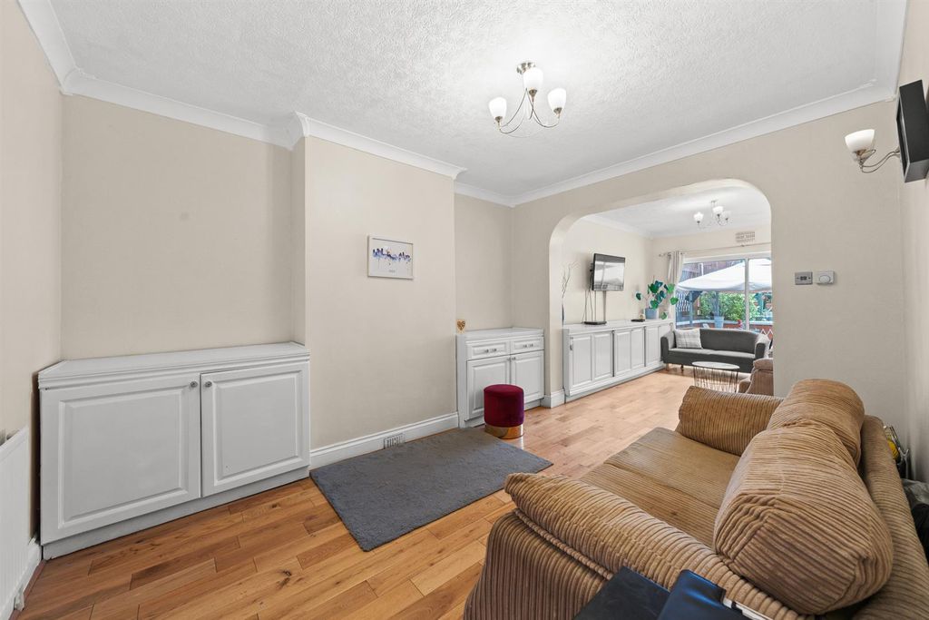 Property photo 3 of 21 Dining Room