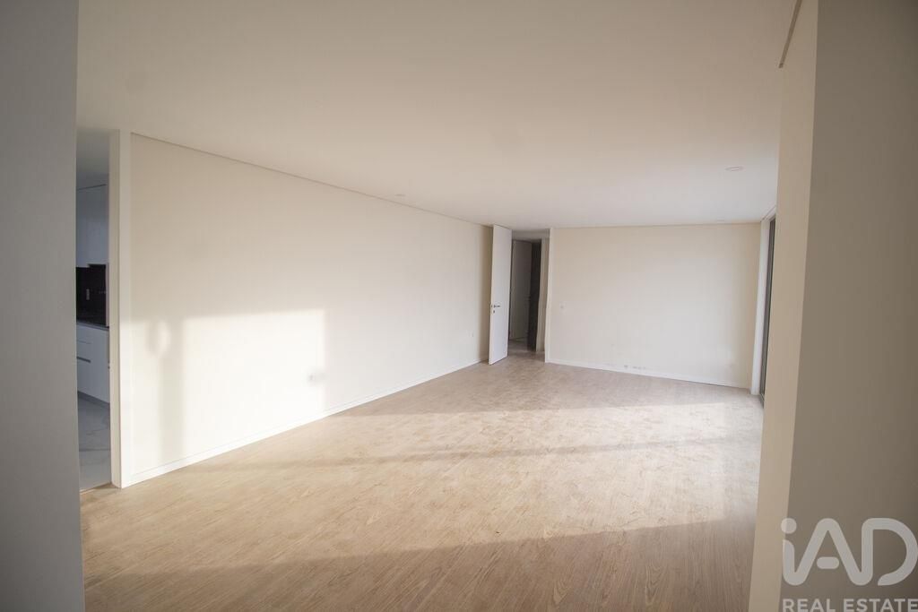 Property photo 3 of 27