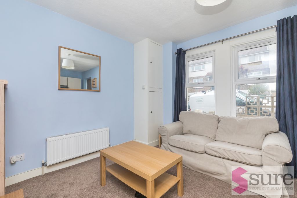Property photo 3 of 10