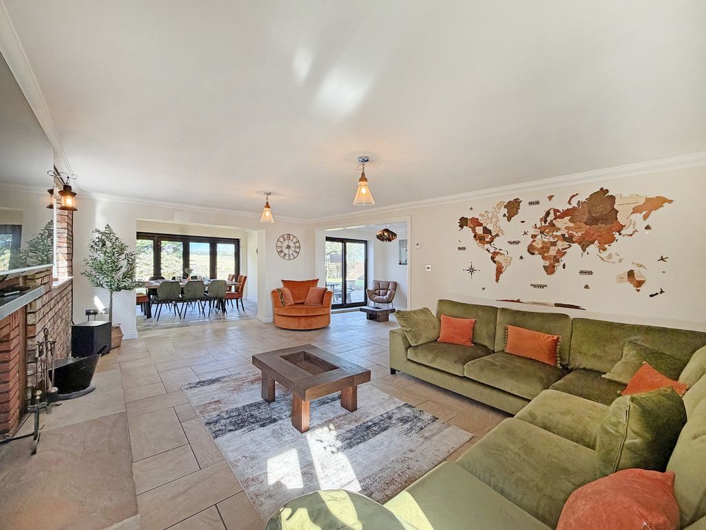 Property photo 2 of 50