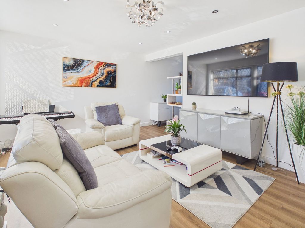 Property photo 3 of 23