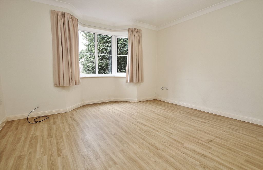Property photo 2 of 6 Picture No. 10