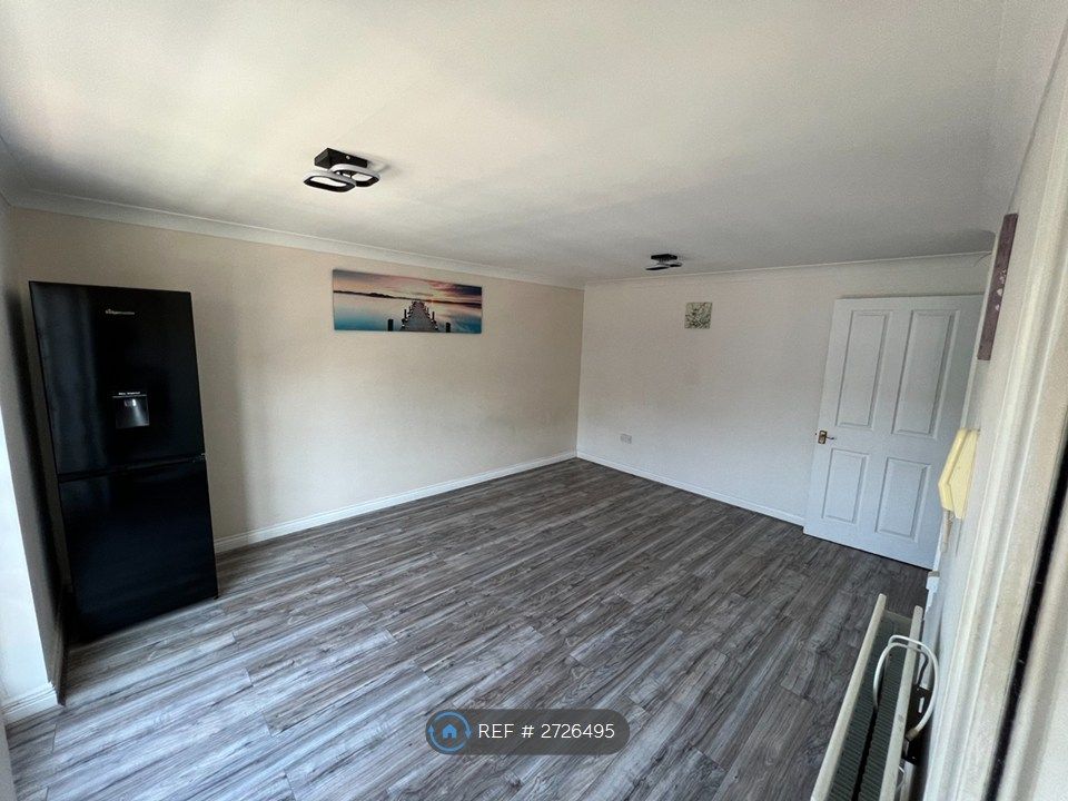 Property photo 3 of 19 Living Room