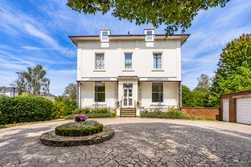 Property photo 1 of 12