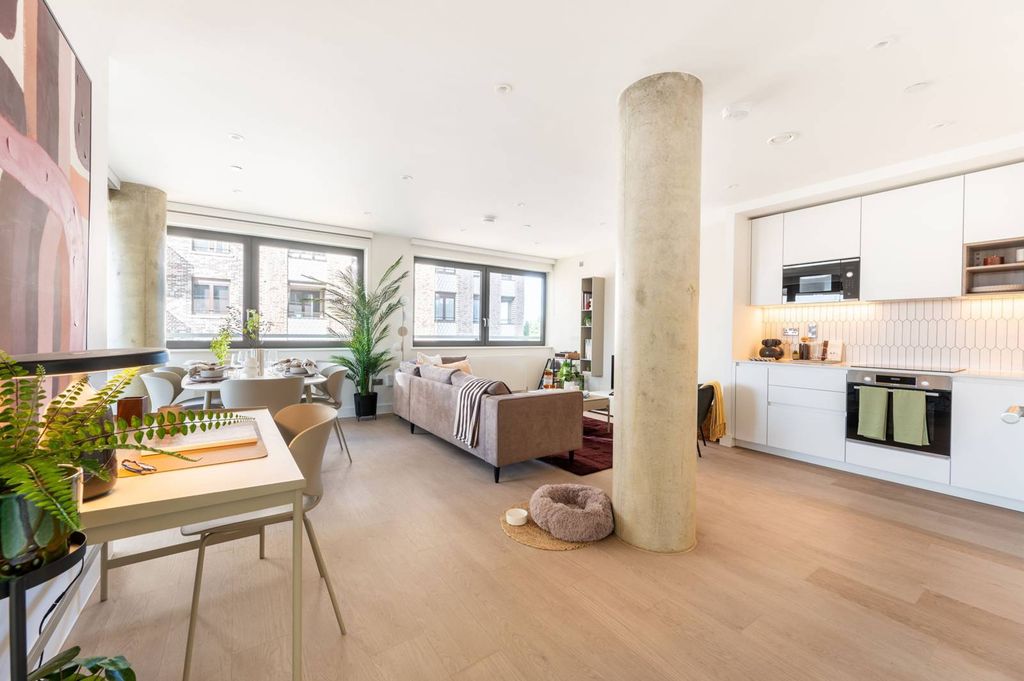 Property photo 1 of 19