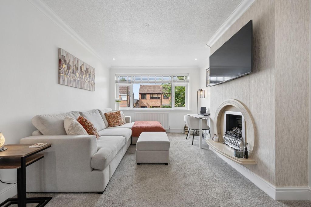 Property photo 3 of 22 96 Lords Stile Lane Hdr-12.Jpg
