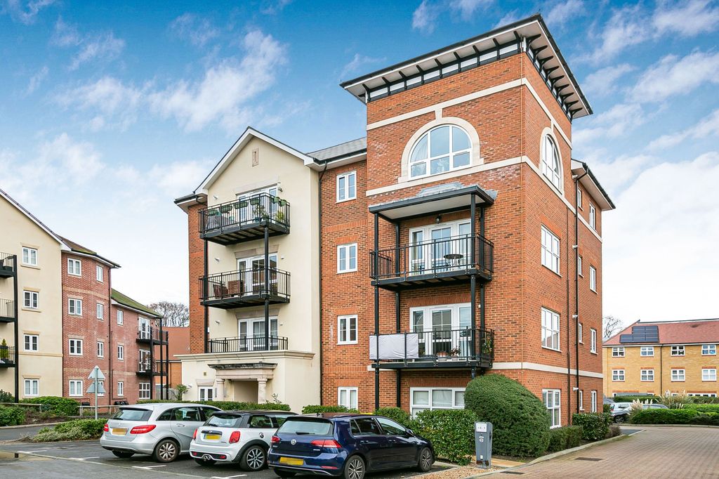 Property photo 1 of 21