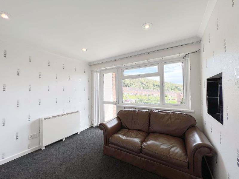 Property photo 3 of 8 Photo 17