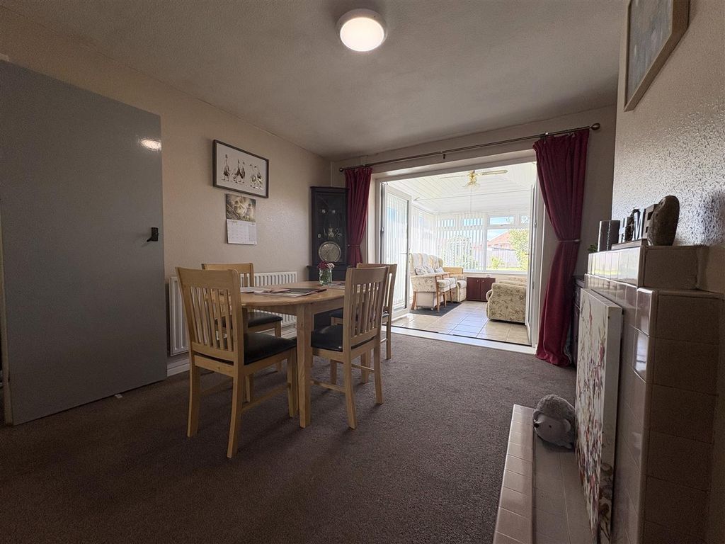 Additional image 5 of 4 bed semi-detached house for saleLinden Close, Bridgwater TA6