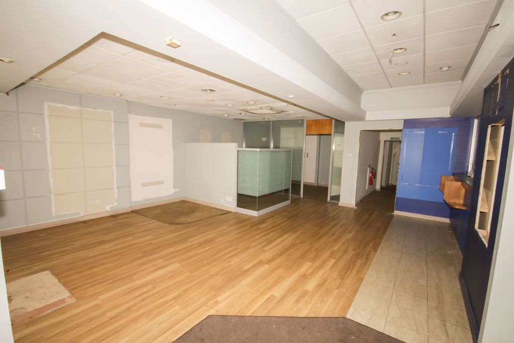 Property photo 1 of 17 Large Office For Rent
