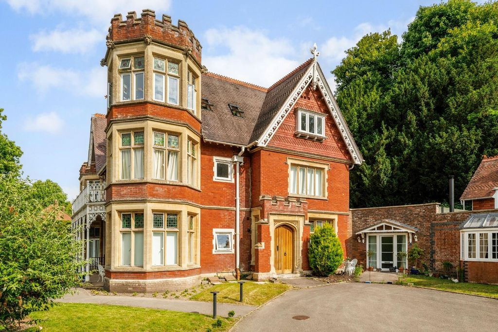 Property photo 1 of 14 External