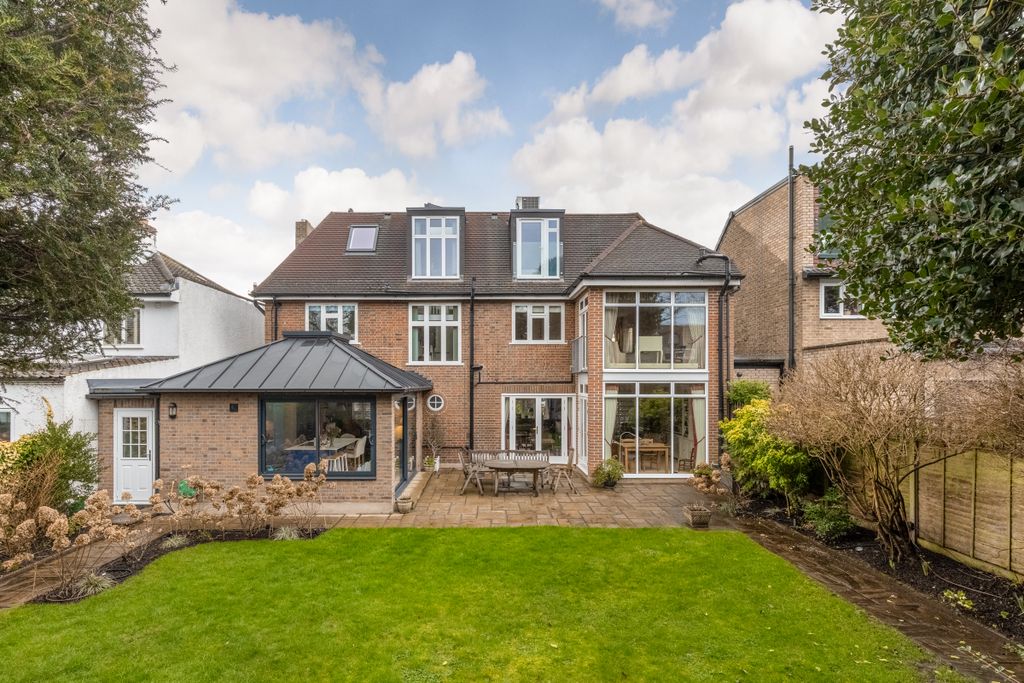 Property photo 3 of 13