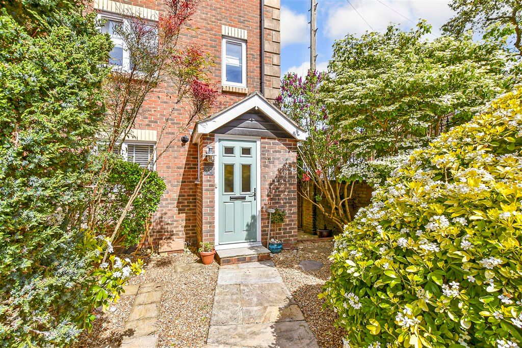 Property photo 1 of 12 Front Garden