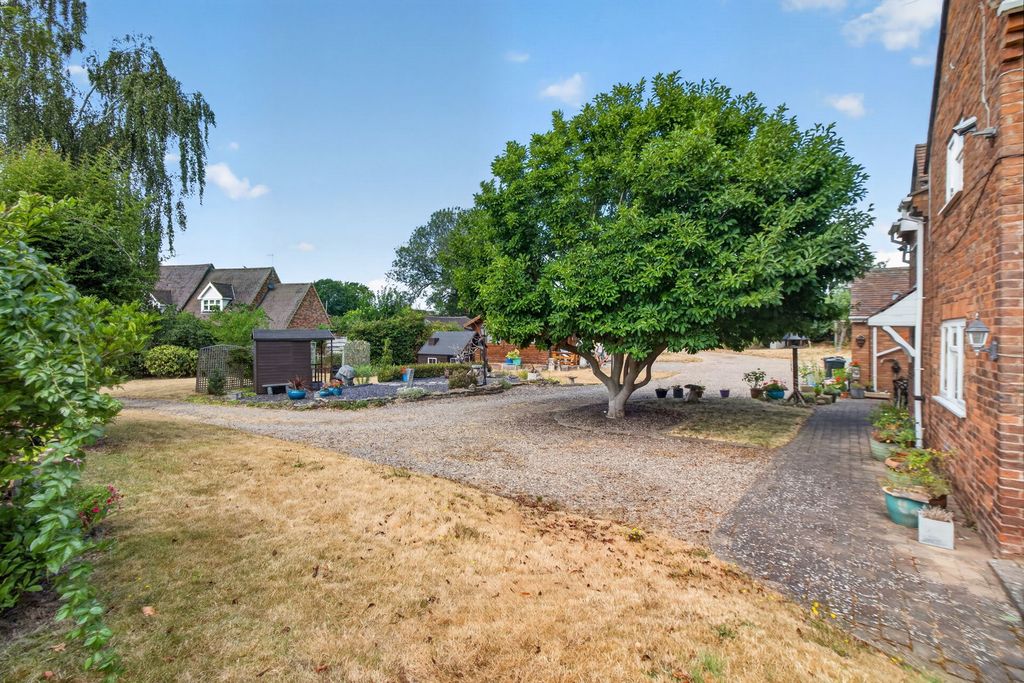 Property photo 2 of 26
