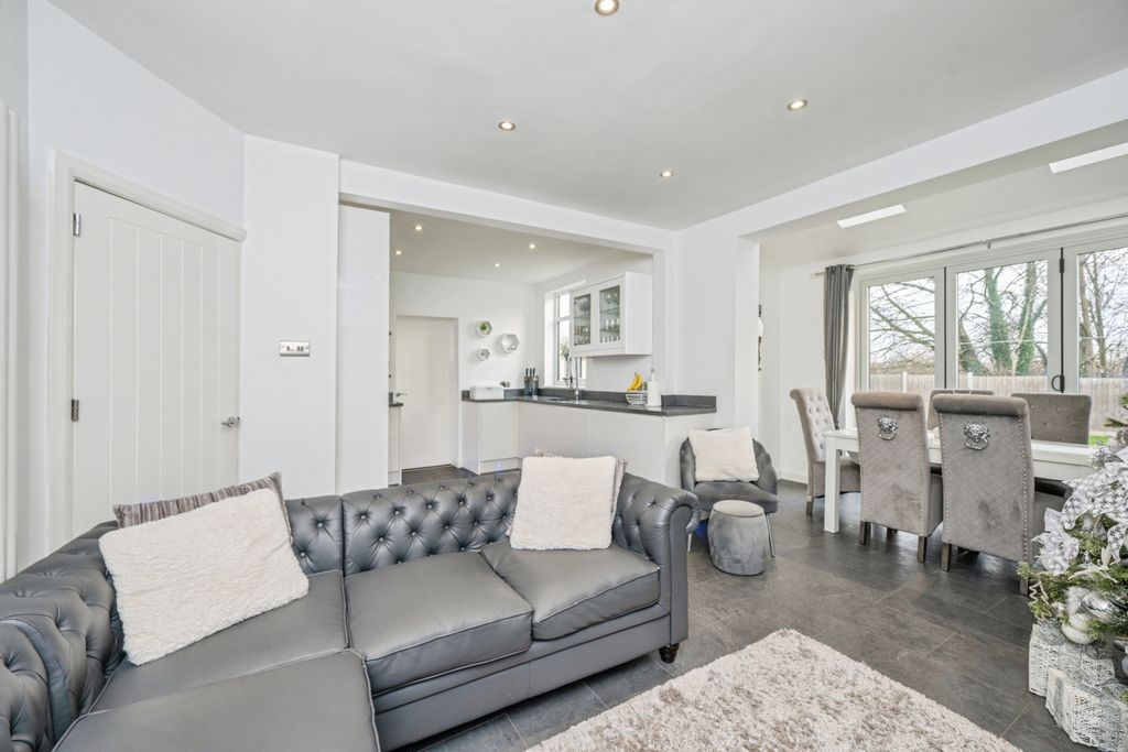 Property photo 2 of 20 Open Plan Living