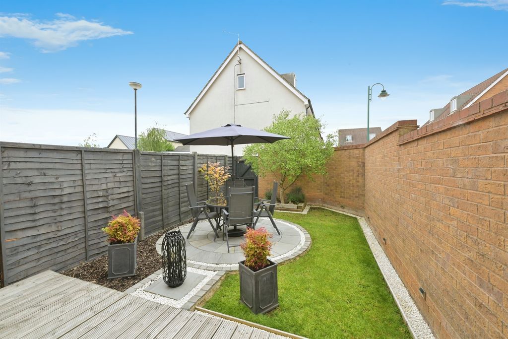 Property photo 3 of 19