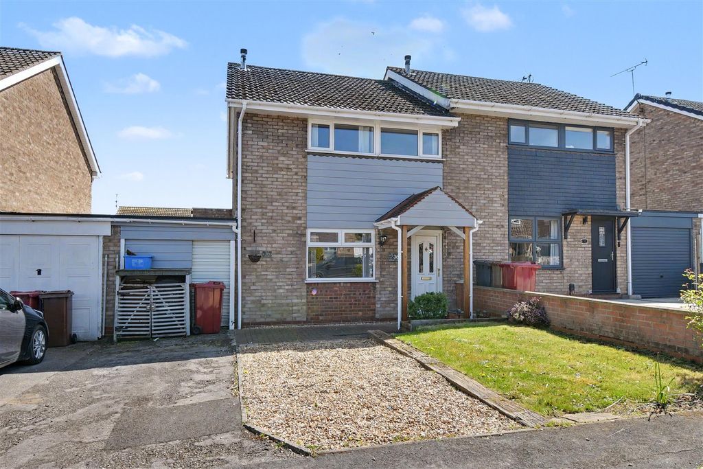 Property photo 1 of 21 Front