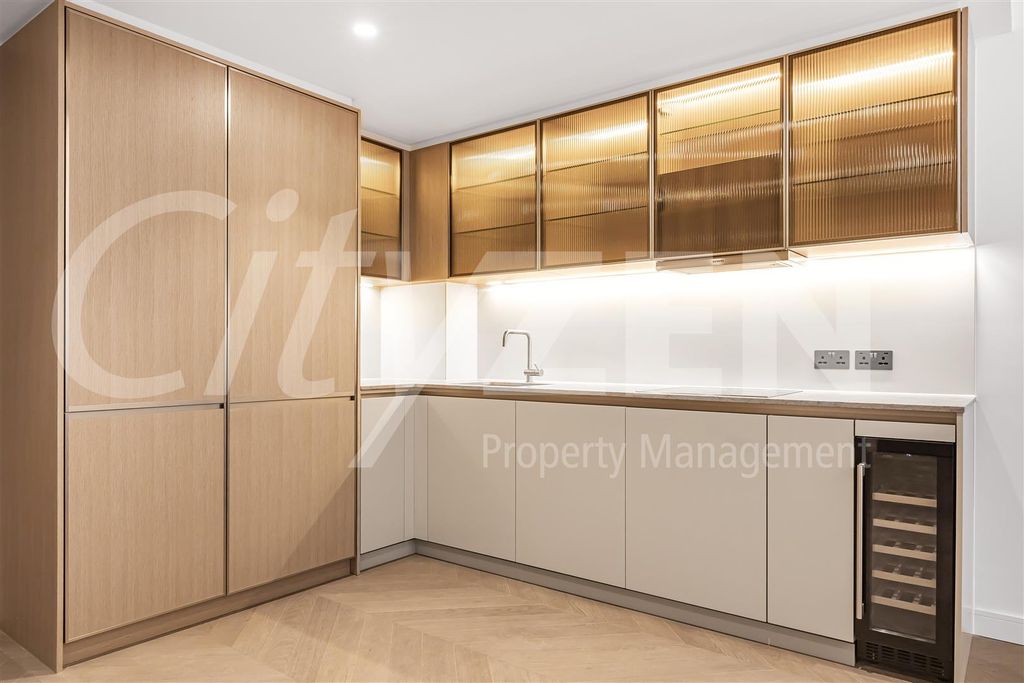Property photo 2 of 21 Kitchen
