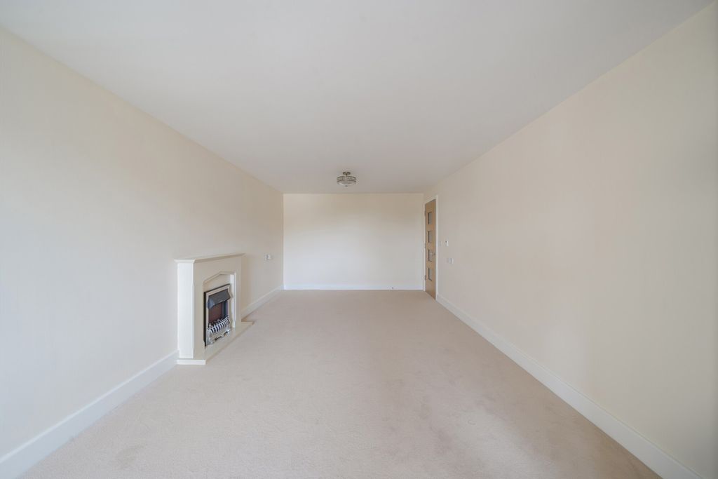 Property photo 3 of 19 1349780-3-68c1974...