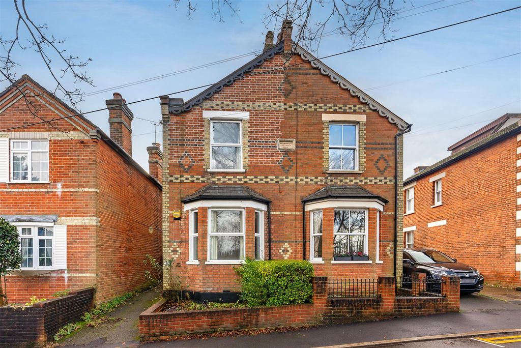 Property photo 1 of 7