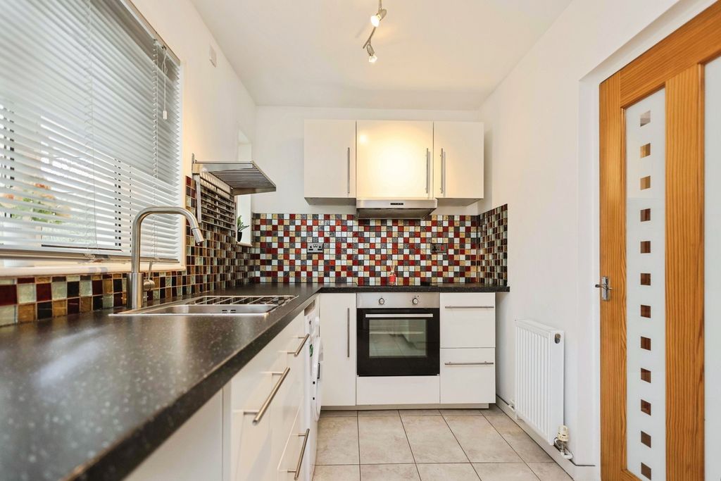 Property photo 2 of 16 Kitchen