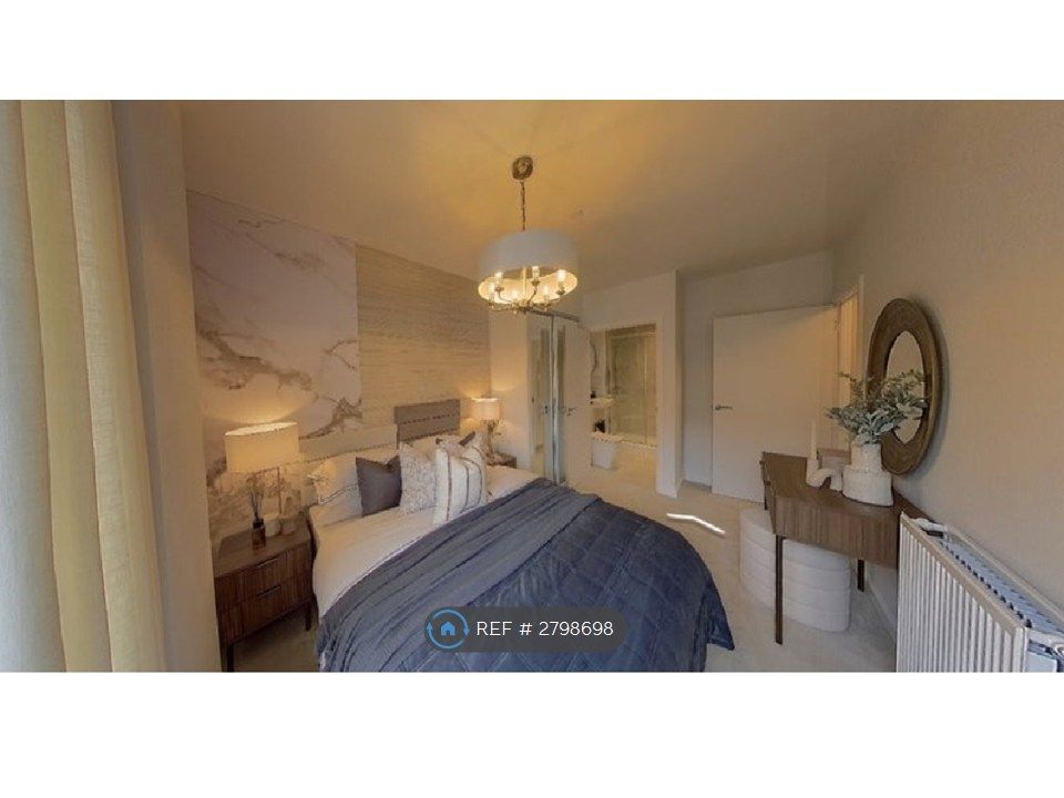 Property photo 3 of 11 Master Bedroom