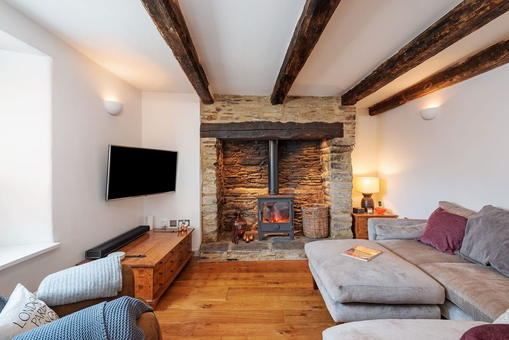 Property photo 3 of 13 The Old Dairy, Stoke Fleming, Living Room