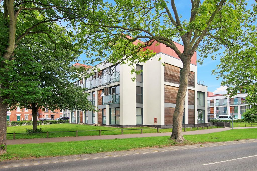 Property photo 1 of 9