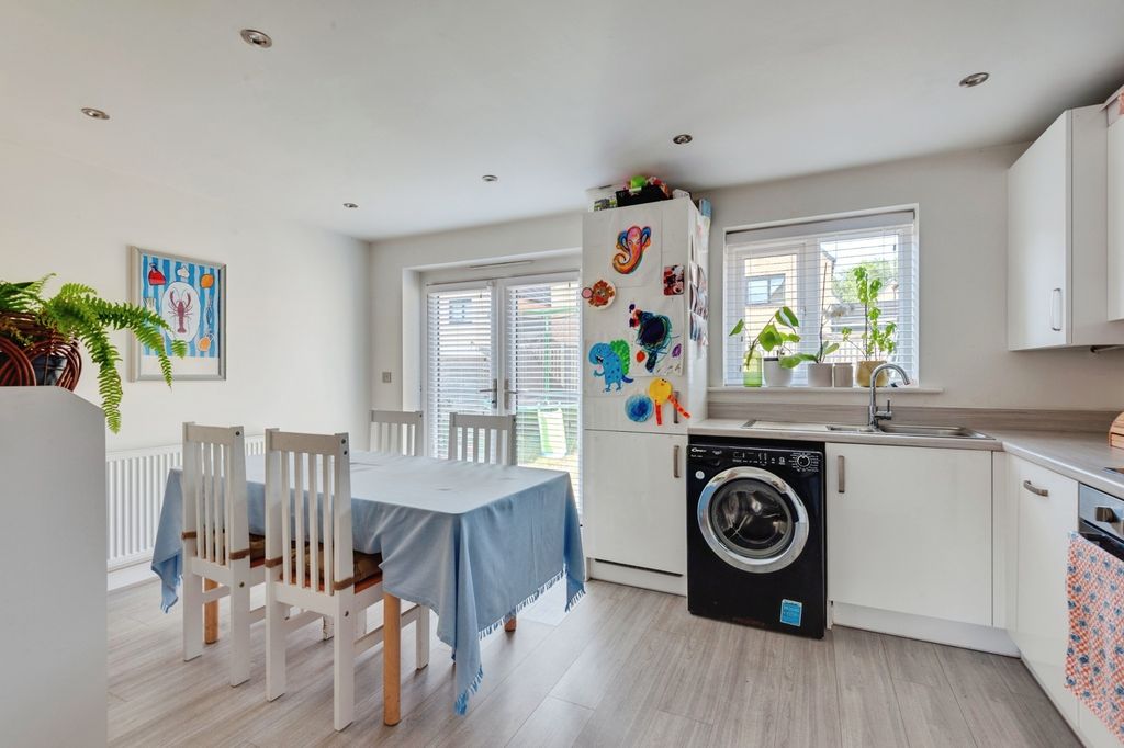 Property photo 3 of 20 Pbox-Img.Jpg