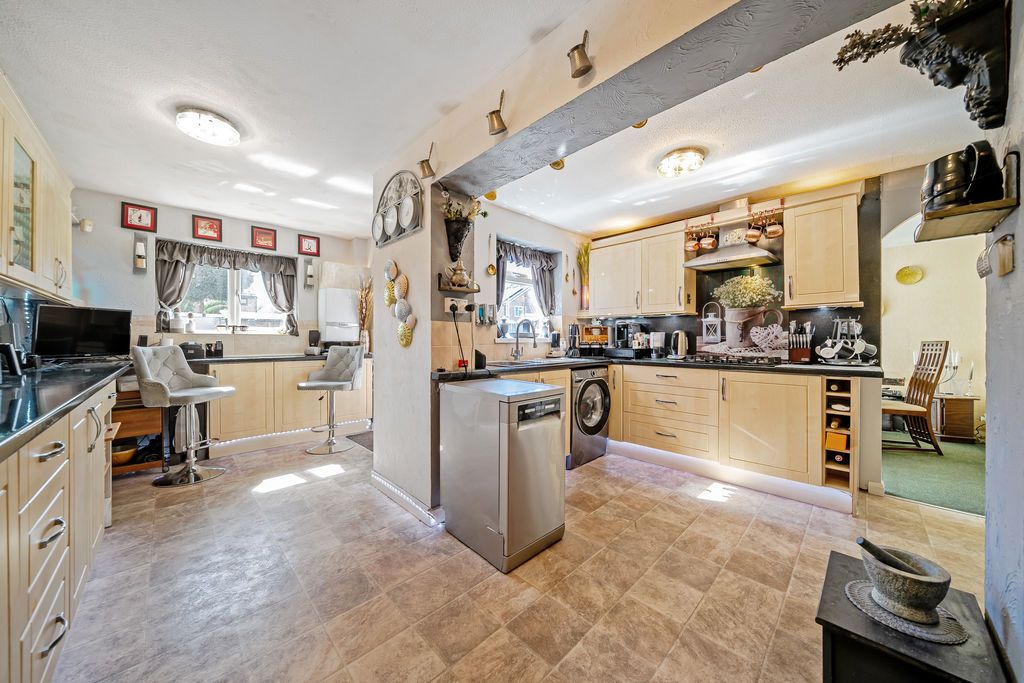 Property photo 3 of 13 Kitchen/ Utility