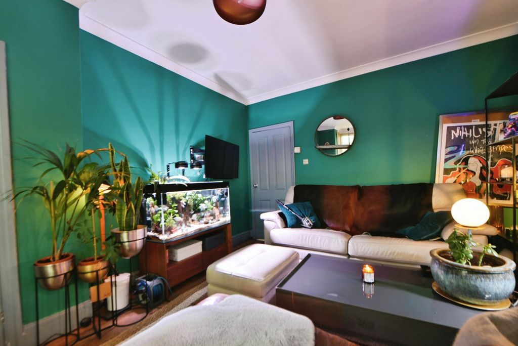 Property photo 2 of 17