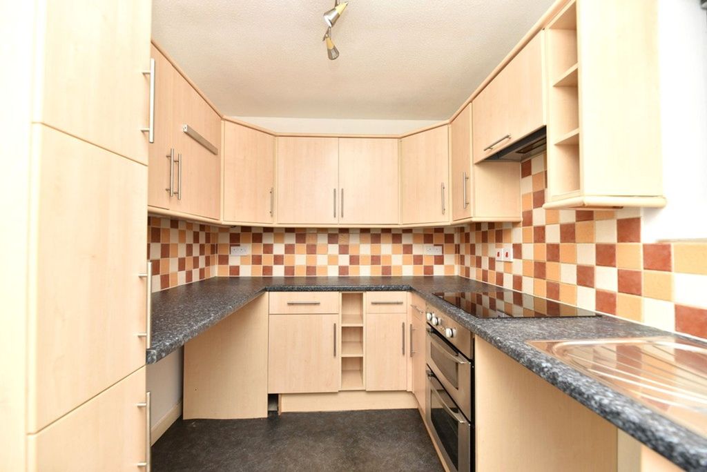 Property photo 3 of 8