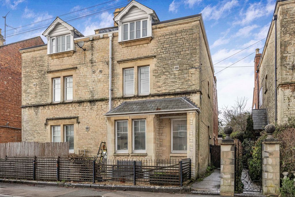 Property photo 1 of 12 8_71231