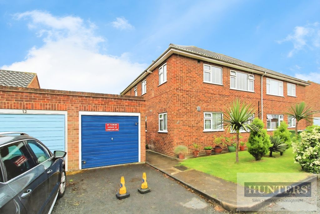 Property photo 1 of 8 External