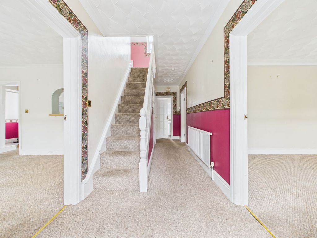 Property photo 2 of 24