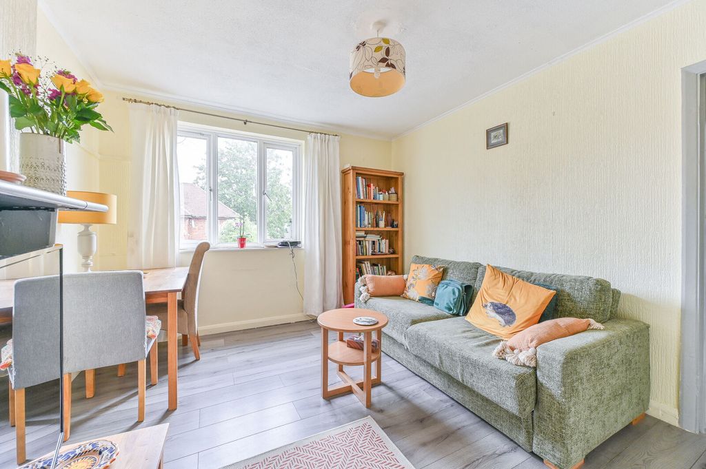 Property photo 3 of 10