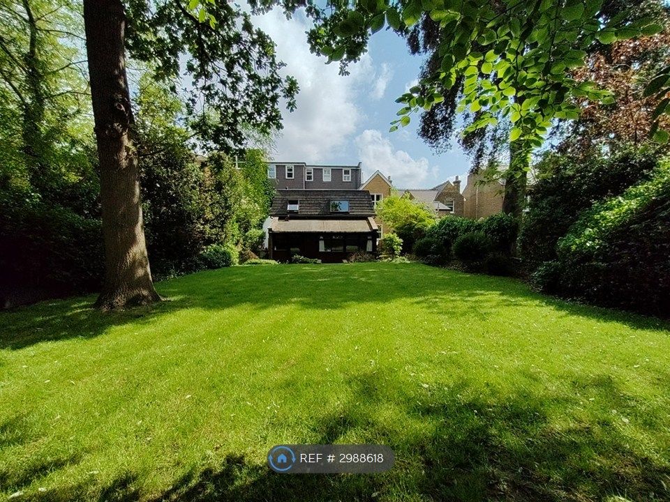 Property photo 3 of 10 Rear Communal Garden Facing Flat