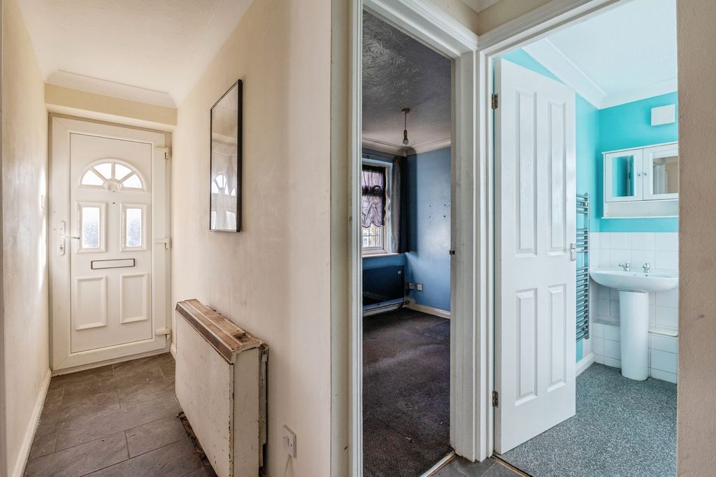 Property photo 2 of 9 Photo